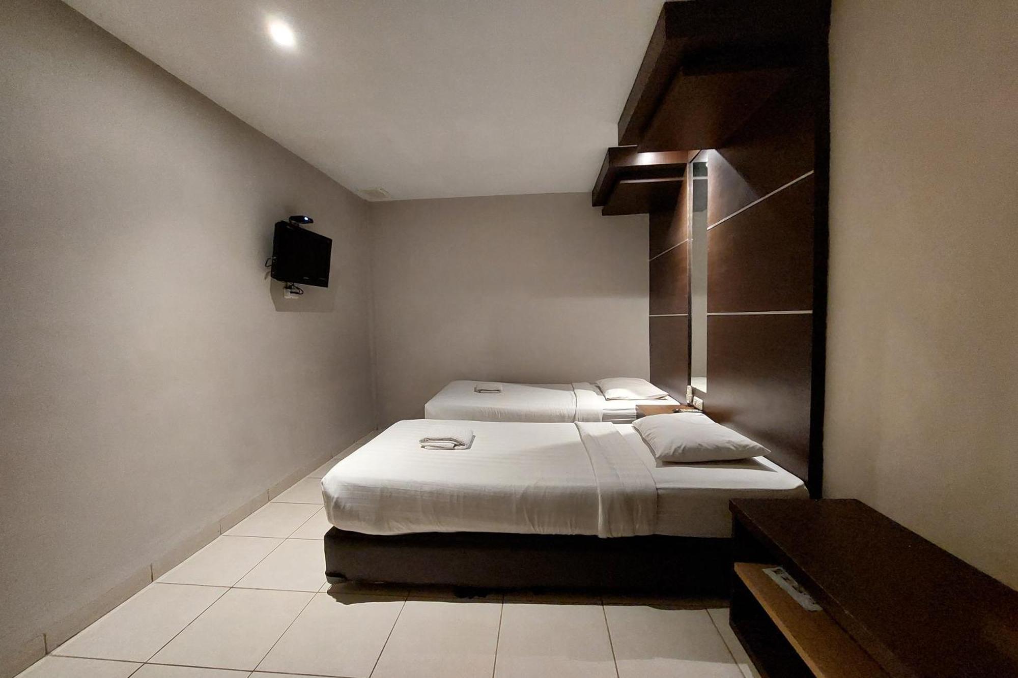 Urbanview Bumi Malaya Hotel 2*