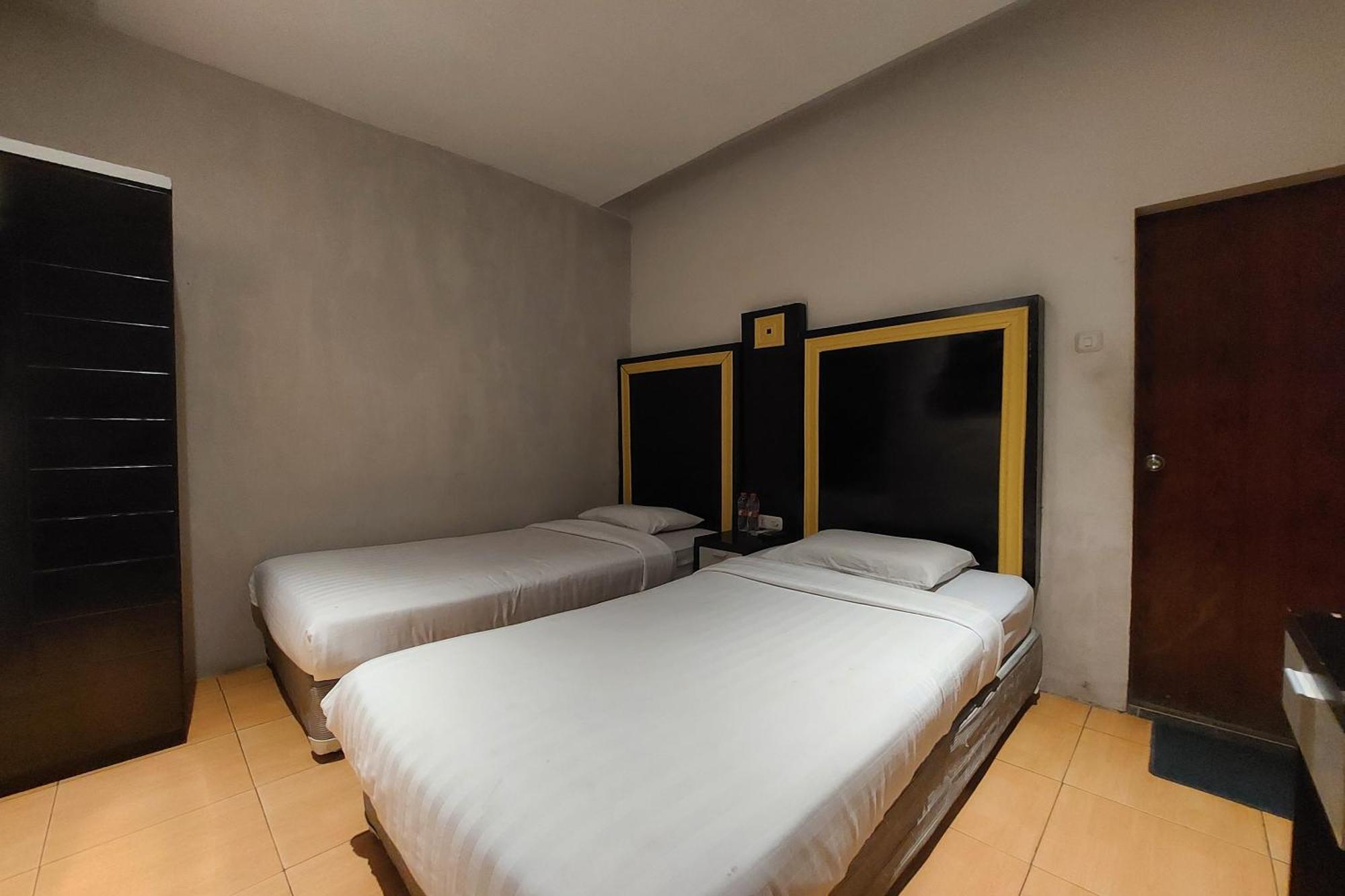 Urbanview Bumi Malaya 2* Medan